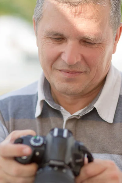 Lycklig Familj Njuter Deras Helg Parken Ljus Sommardag Mamma Son — Stockfoto