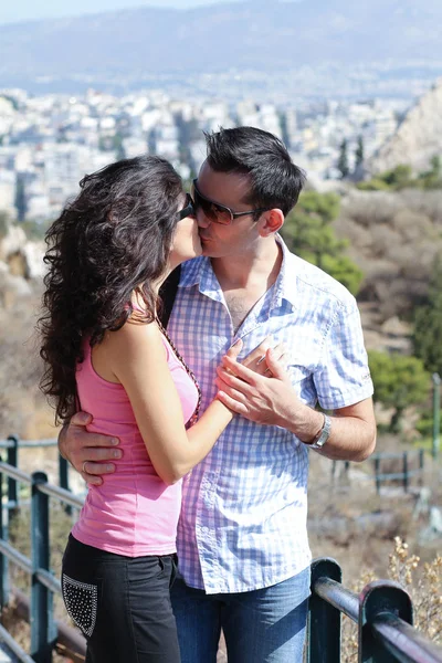 Jeune Couple Heureux Faire Tourisme Dans Capitale Grecque Ville Athènes — Photo