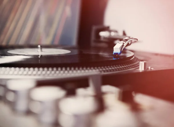 Giradiscos Tocando Disco Vinilo Con Música — Foto de Stock