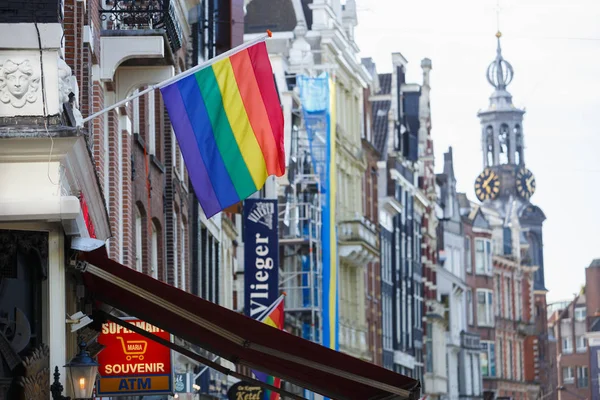 Амстердам Мая 2018 Года Радужный Гей Гордость Флаг Стене Здания — стоковое фото