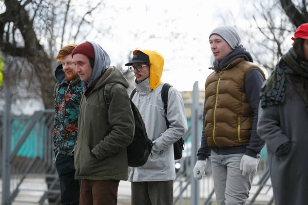 Moskou Maart 2017 Jonge Mensen Plezier Hebben Agressieve Line Skate — Stockfoto