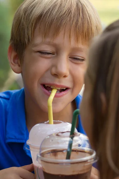 Little Brother Sister Drinking Milkshakes Cafe Outdoors — Stock Photo, Image