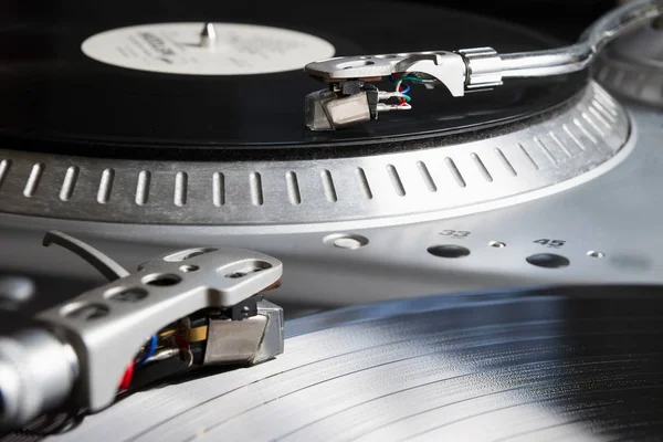 Turntable Playing Vinyl Record Music — Stock Photo, Image