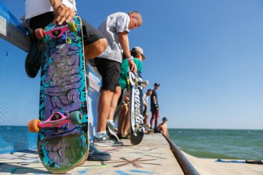Odessa, Ukrayna-21 Ağustos, 2017: Yarışmaya kaykay yaz. Aşırı spor
