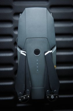 Kiev - 16 Ocak, 2018: ile DJI indeks işlem Mavic Pro. Profesyonel 4k hava quadrocopter kamerayý kapatmak. Yüksek kaliteli uav uçağı aygıt manzara, Aksiyon fotoğrafçılığı için. Kamera ile uçan aracı