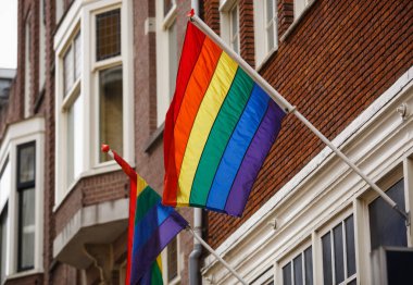 Lgbt topluluk eşcinsel gurur sembolü. Renkli Gökkuşağı bayrağı giriş ile özel bar.