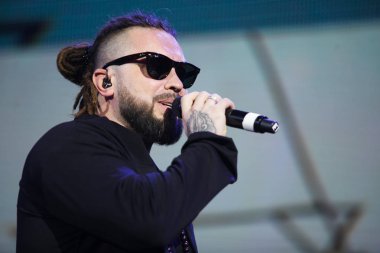 Şarkıcı Garik Burito alanı Moskova gibi parti gibi Fm tarafından 25 Eylül, 2016 üzerinde barındırılan gece kulübünde sahnede performans