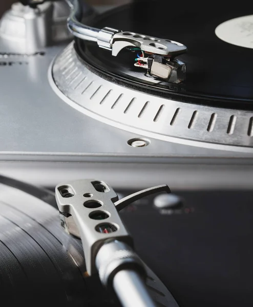 Gramofon Hraje Vinyl Záznam Hudbou — Stock fotografie