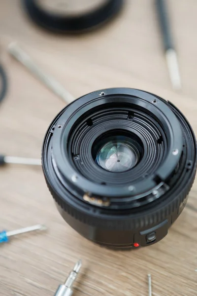 Hizmet Merkezi Uzman Sökmeye Kırık Modern Kamera Lensler Bölüm Koruyun — Stok fotoğraf