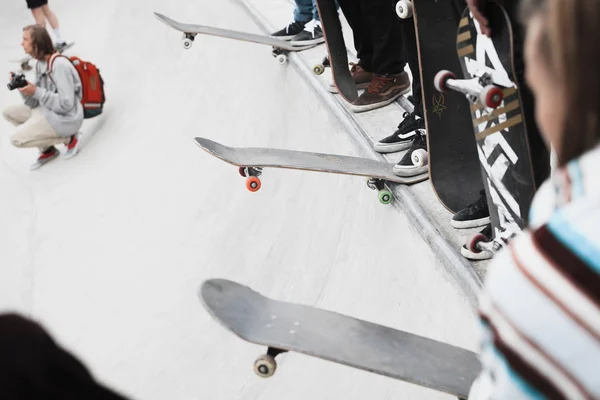莫斯科 2016年5月15日 利维和特拉克托里亚董事会商店举办的街头滑板比赛 溜冰者骑着混凝土滑板公园萨多夫尼基 — 图库照片