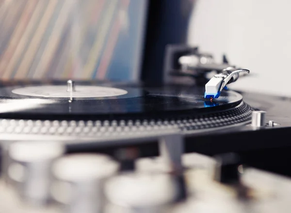 Turntable Tocando Vinil Com Música — Fotografia de Stock