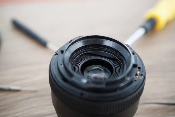 Hizmet Merkezi Uzman Sökmeye Kırık Modern Kamera Lensler Bölüm Koruyun — Stok fotoğraf