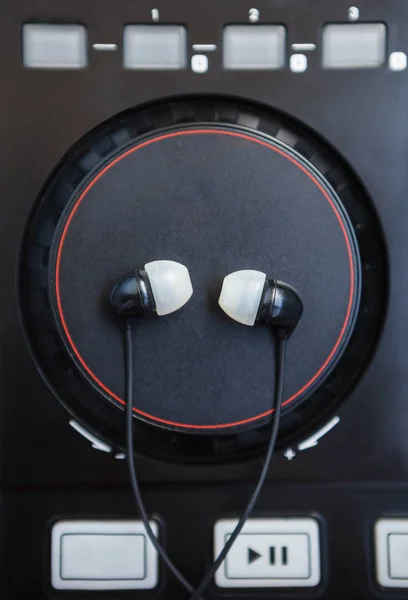 Mezclador Sonido Profesional Controlador Midi Monitor Auriculares Para Oídos Equitación — Foto de Stock
