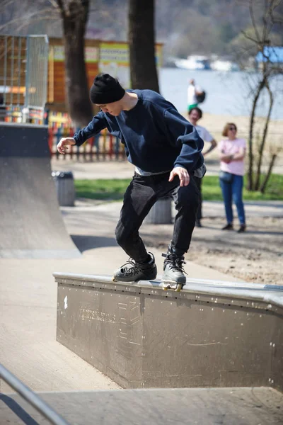 Kiev April 2018 Aggressive Inline Skate Contest Utomhus Skatepark Ung — Stockfoto