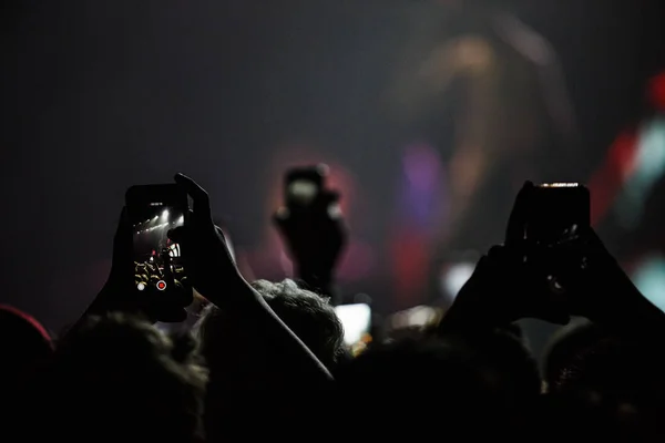 Moscow March 2017 Music Fans Filming Concert Mobile Smartphones Dance — Stock Photo, Image