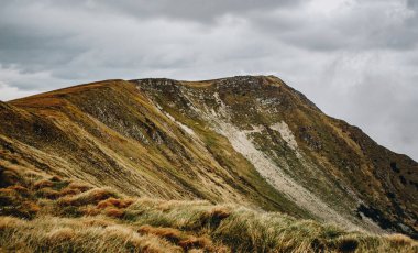 Sonbahar sezonu güzel Karpat Dağları. Europe.Instagram vintage film filtre aktif Turizm için seyahat hedef