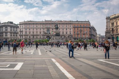 Milano,İtalya-9 Ekim,2018: Milano,Lombardia şehir sokaklarında güzel İtalyan mimarisi.  