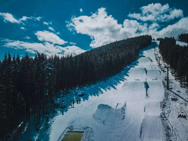 Bukovel Ucrania Marzo 2018 Hermosa Naturaleza Frío Día Invierno Parque — Foto de Stock