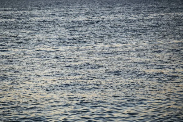 Água Mar Mediterrâneo Brilha Luz Noite — Fotografia de Stock