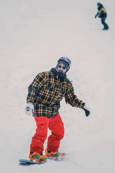 Bukovel Ucrania Marzo 2018 Concurso Snowboard Parque Invernal Jóvenes Atletas —  Fotos de Stock