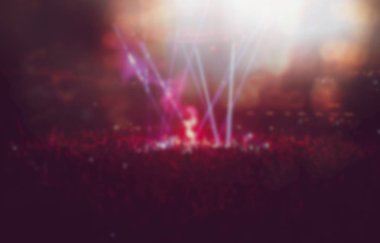 Canlı pop müzik konser arka plan. Büyük grup gece Club Müzik Festivali parti mutlu genç insan. Renkli soyut geri gece kulübünde parti poster için zemin. Hayranları elleri ve parlak ışıklar
