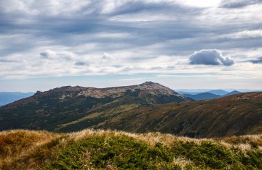 Seyahat hedef. Karpat Dağları'nın güzel manzara 