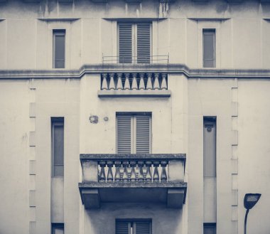 Milano,İtalya-9 Ekim,2018: Milano,Lombardia şehir sokaklarında modern İtalyan mimarisi.    