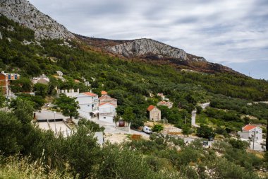 Hırvatistan'da küçük bir kasaba üzerinde güzel görünümü