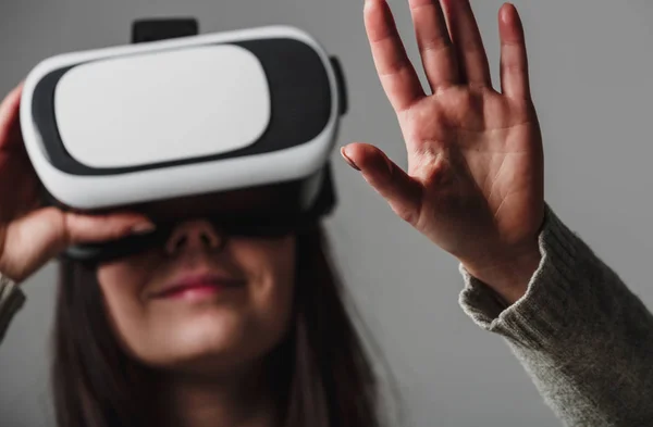Retrato Estudio Niña Jugando Gafas Realidad Virtual Súper Cool Para —  Fotos de Stock