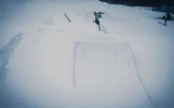 Bukovel Ukraine Março 2018 Concurso Snowboard Parque Inverno Jovens Atletas — Fotografia de Stock