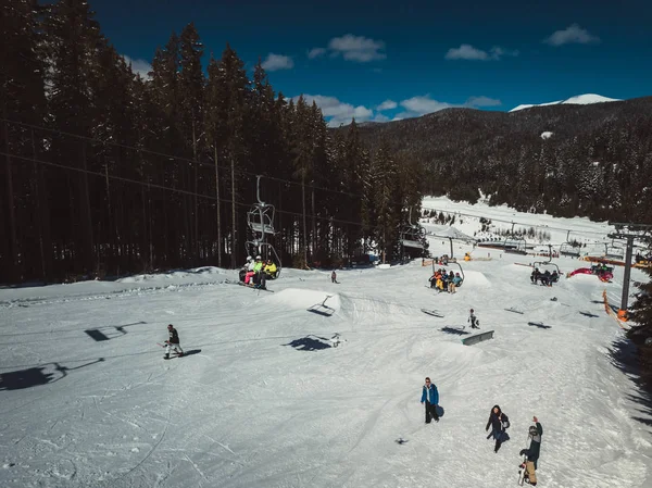 Bukovel Ucrania Marzo 2018 Hermosa Naturaleza Frío Día Invierno Parque — Foto de Stock