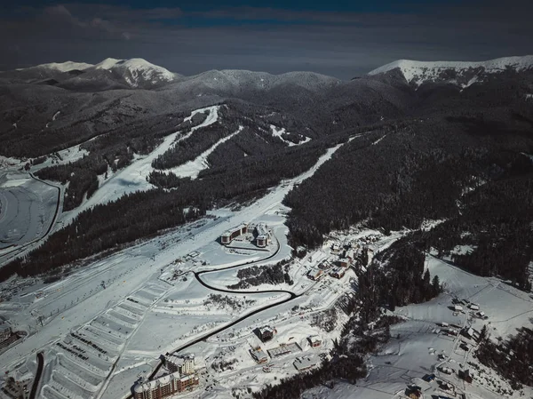 Красиві Drone Антена Краєвид Фото Холодний День Засніжених Гір Туристичний — стокове фото