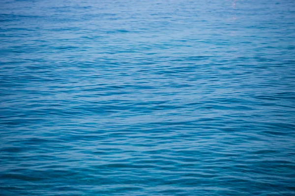 Água Cristalina Mar Adriático Brilha Cor Azul Vibrante — Fotografia de Stock