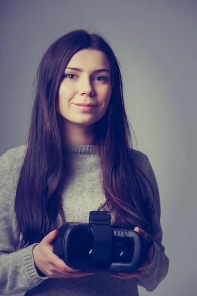 Retrato Estúdio Menina Bonita Com Novos Óculos Populares Para Jogos — Fotografia de Stock