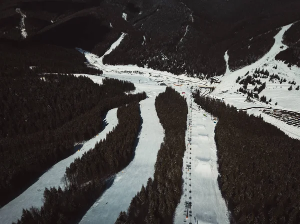 Piękny Drone Lotnicze Zdjęcie Krajobraz Gór Zimny Dzień Snowy Celem — Zdjęcie stockowe