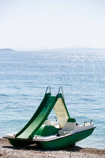 Katamaran Plaży Chorwacji — Zdjęcie stockowe