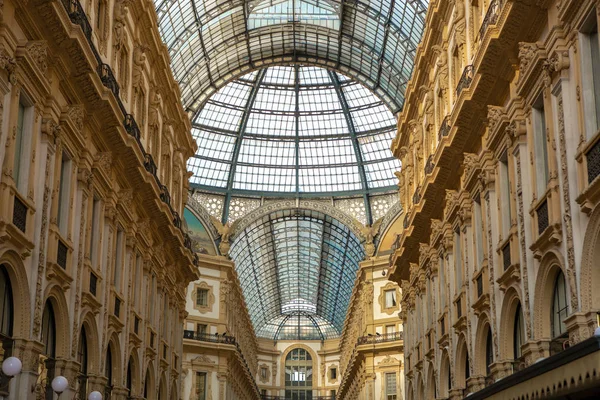 Famoso Shopping Moda Antiga Galleria Vittorio Emanuele Centro Milão Itália — Fotografia de Stock