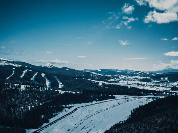 Bella Aerea Drone Paesaggio Foto Montagne Fredda Giornata Nevosa Destinazione — Foto Stock