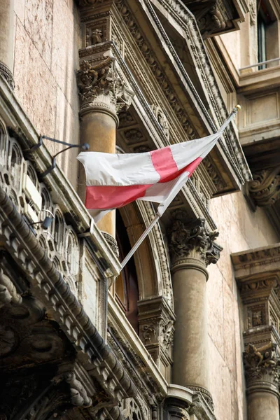 Bandera Edificio Histórico Ciudad Europea —  Fotos de Stock