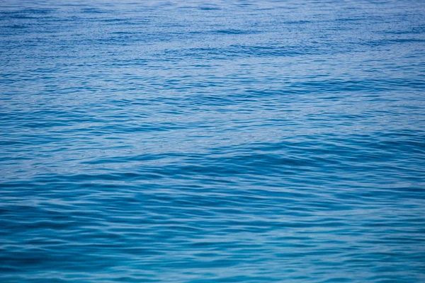 Água Cristalina Mar Adriático Brilha Cor Azul Vibrante — Fotografia de Stock