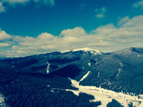 Schöne Luft Drohne Landschaft Foto Der Berge Kalten Verschneiten Tag — Stockfoto