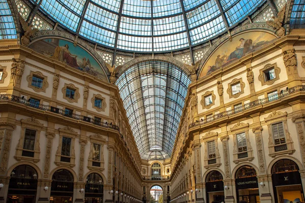 Milão Itália Outubro 2018 Centro Comercial Antigo Galeria Vittorio Emanuele — Fotografia de Stock