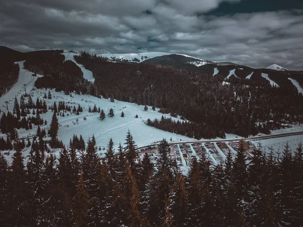 Mooie Luchtfoto Drone Landschap Foto Van Bergen Koude Besneeuwde Dag — Stockfoto