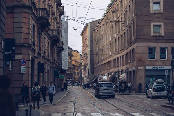 ミラノ イタリア 2018年10月9日 ミラノ ロンバルディアの街の通りで近代的なイタリアの建築 — ストック写真