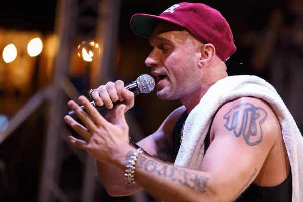 Kiev August 2018 Rap Singer Ligalize Singing Microphone Stage Kurazh — Stock Photo, Image