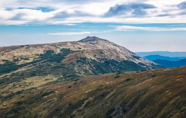 Seyahat hedef. Karpat Dağları'nın güzel manzara 