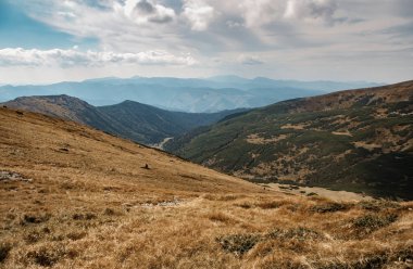 Sonbahar sezonu güzel Karpat Dağları. Europe.Instagram vintage film filtre aktif Turizm için seyahat hedef