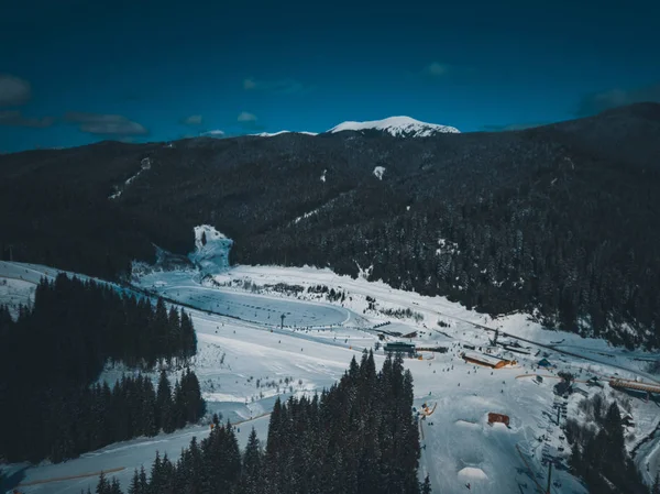 Красиві Drone Антена Краєвид Фото Холодний День Засніжених Гір Туристичний — стокове фото