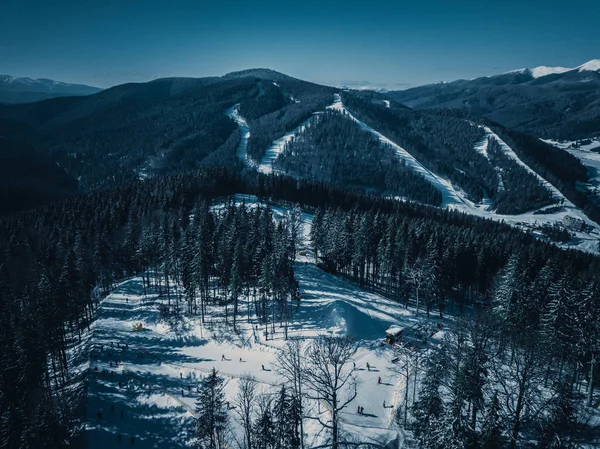 Hermoso Paisaje Drones Aéreos Foto Las Montañas Frío Día Nevado — Foto de Stock