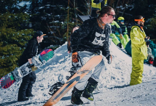 Bukovel Ucraina Marzo 2018 Gara Snowboard Nel Parco Invernale Giovani — Foto Stock